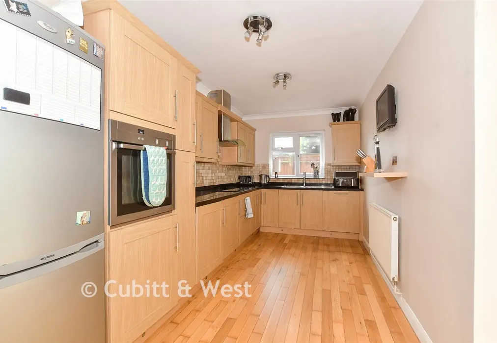 Kitchen - Beechwood Villas, Salfords, Surrey - Wards of Kent