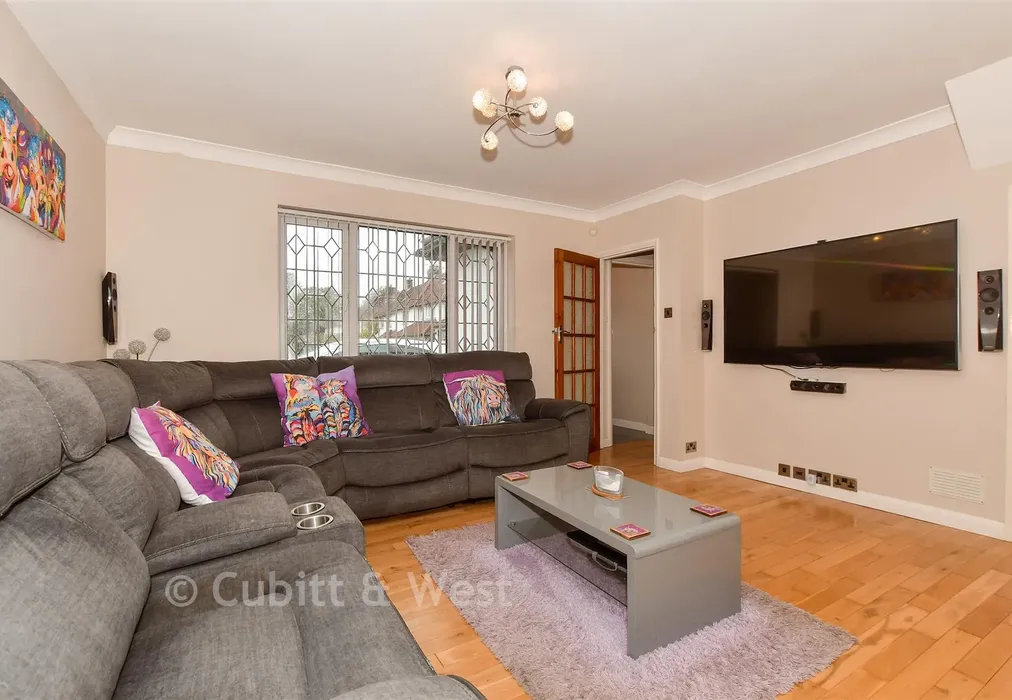 Lounge/Diner - Beechwood Villas, Salfords, Surrey - Wards of Kent