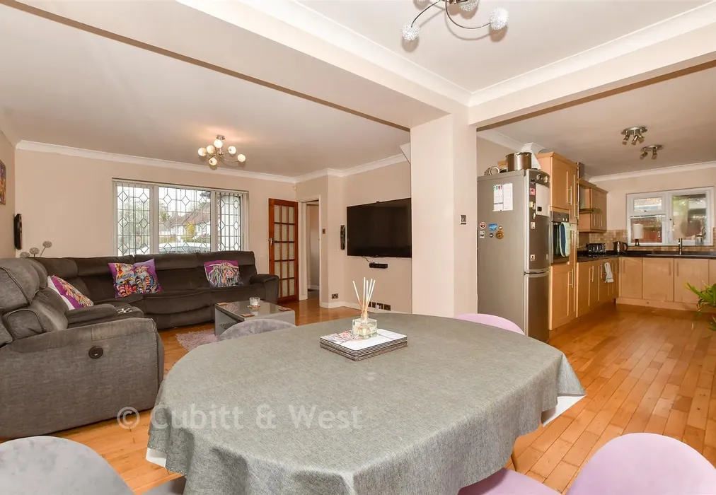 Lounge/Diner - Beechwood Villas, Salfords, Surrey - Wards of Kent