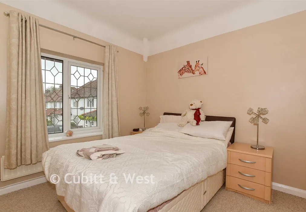 Bedroom 2 - Beechwood Villas, Salfords, Surrey - Wards of Kent