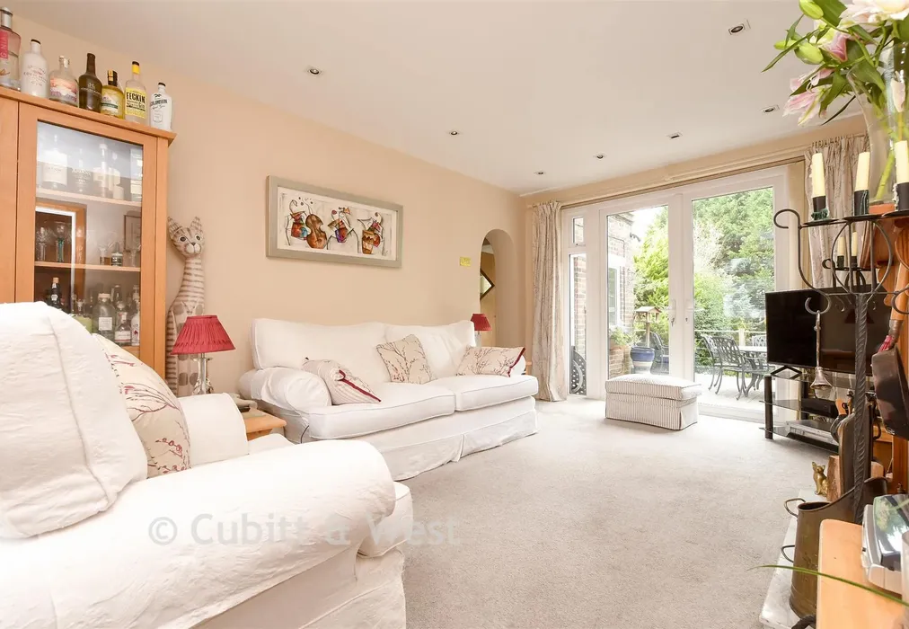 Lounge - Green Curve, Banstead, Surrey - Wards of Kent