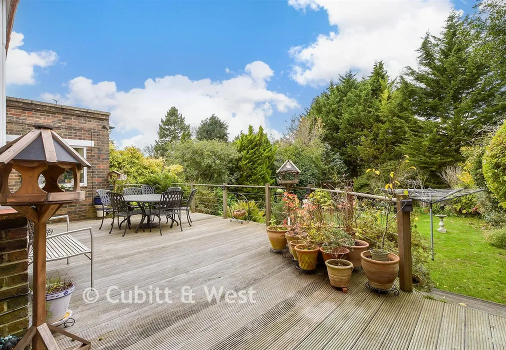 Rear Garden - Green Curve, Banstead, Surrey - Wards of Kent