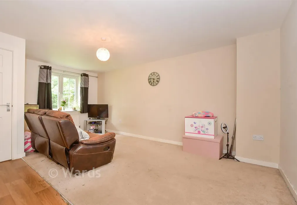 Lounge - Cantium Place, Snodland, Kent - Wards of Kent