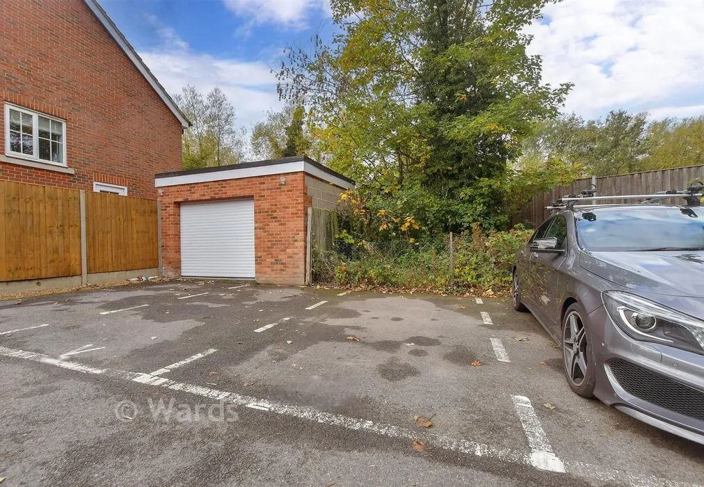 Driveway/Parking - Cantium Place, Snodland, Kent - Wards of Kent