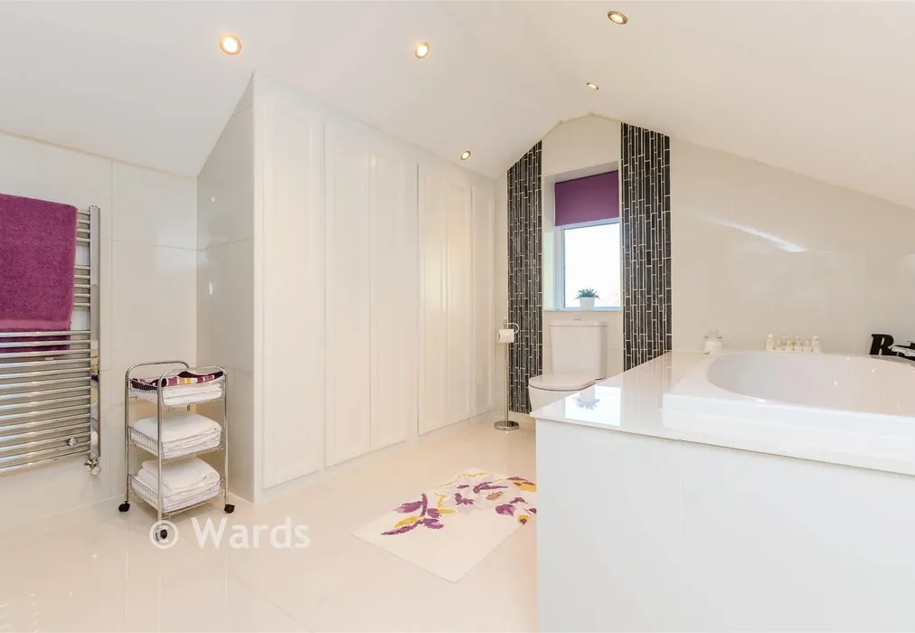 En-Suite Bathroom - Mill Lane, Chatham, Kent - Wards of Kent