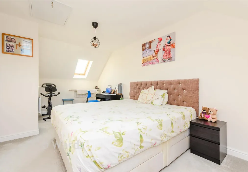 Bedroom 1 - Crusade Way, Rochester, Kent - Wards of Kent