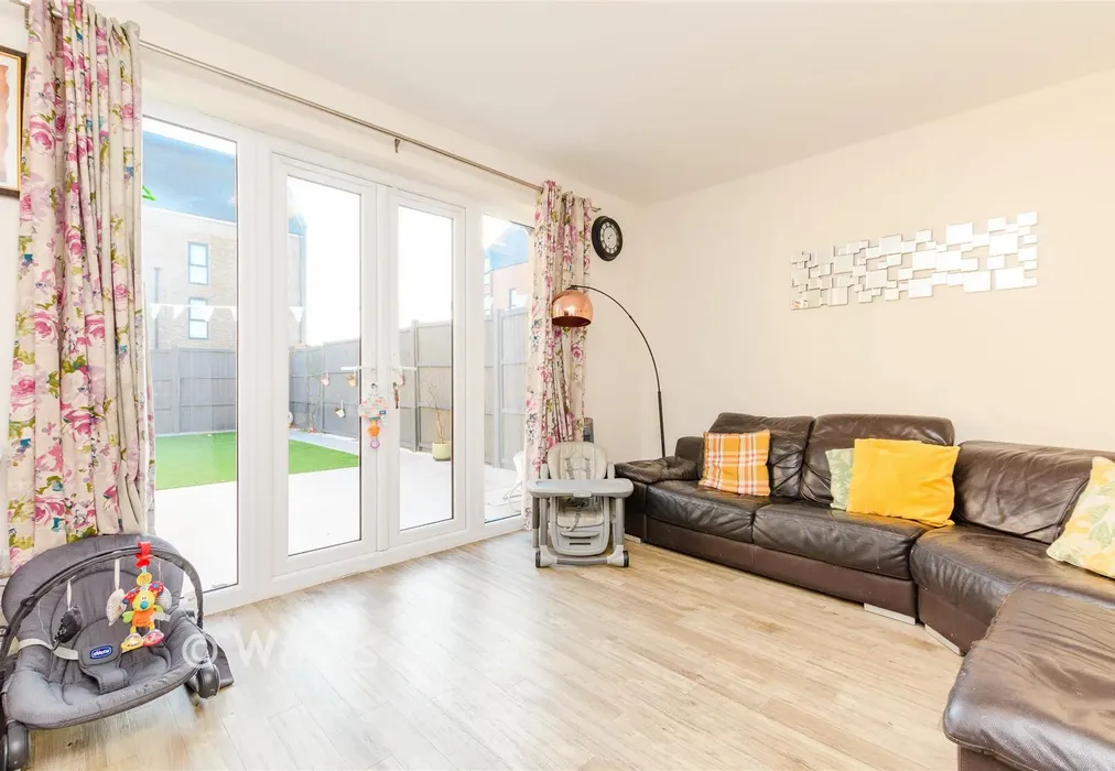 Lounge - Crusade Way, Rochester, Kent - Wards of Kent