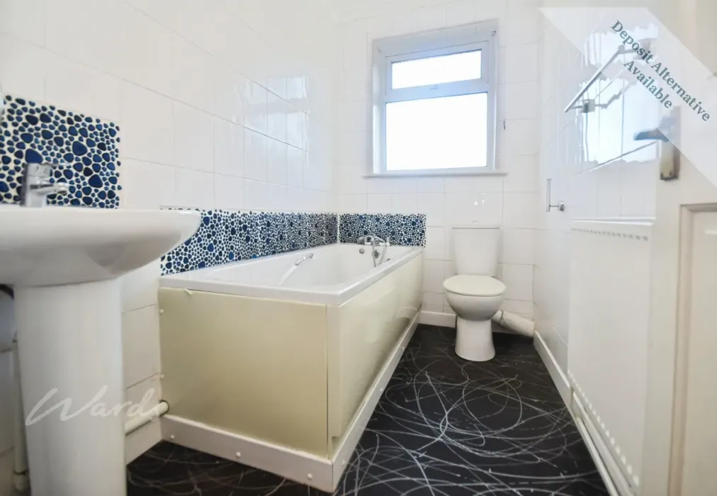 Bathroom - Brookfield Avenue Dover CT16 - Wards of Kent