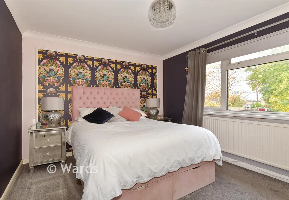 Bedroom 1 - Thorpe Walk, Parkwood, Gillingham, Kent - Wards of Kent