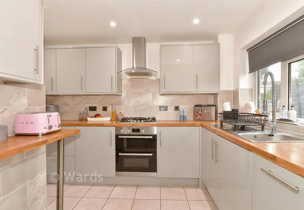 Kitchen - Thorpe Walk, Parkwood, Gillingham, Kent - Wards of Kent
