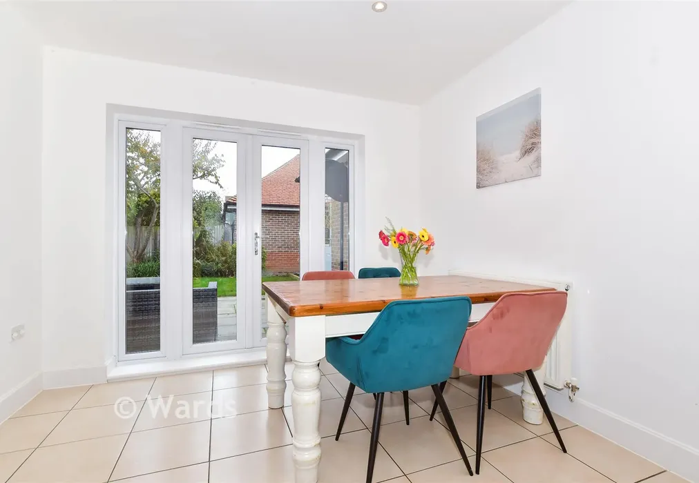 Kitchen/Diner - Quindell Place, Kings Hill, West Malling, Kent - Wards of Kent