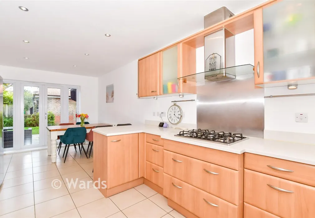 Kitchen/Diner - Quindell Place, Kings Hill, West Malling, Kent - Wards of Kent