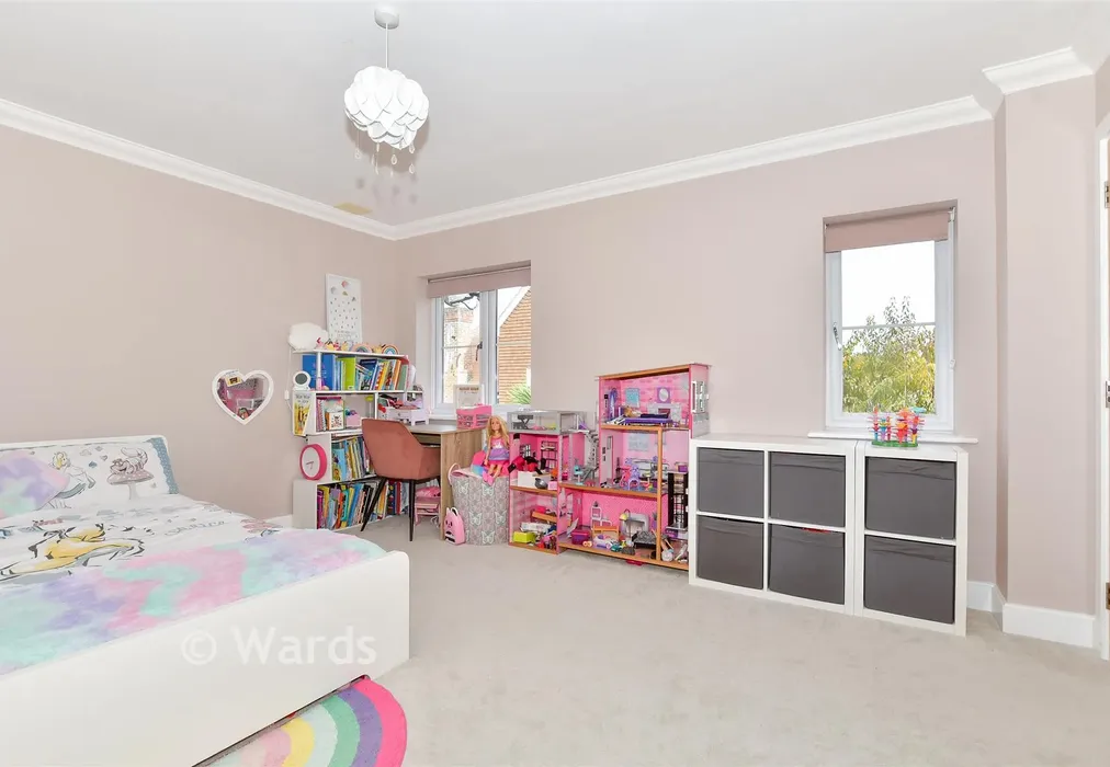 Bedroom 2 - Quindell Place, Kings Hill, West Malling, Kent - Wards of Kent