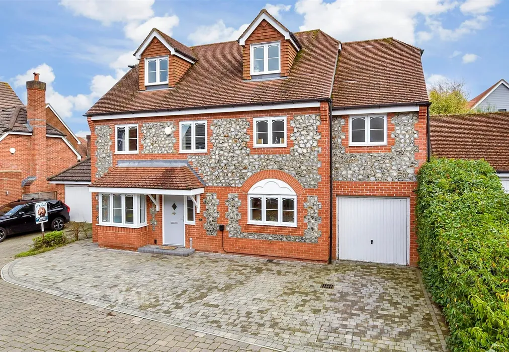 External (Web) - Quindell Place, Kings Hill, West Malling, Kent - Wards of Kent