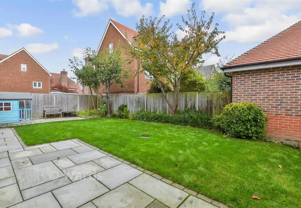 Rear Garden - Quindell Place, Kings Hill, West Malling, Kent - Wards of Kent