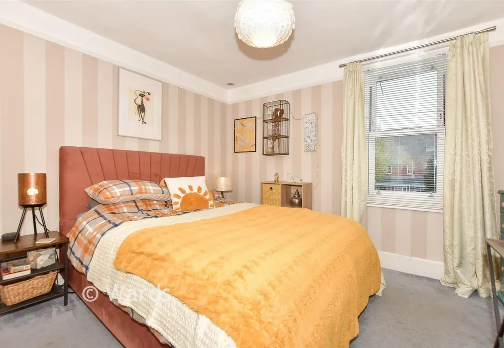 Bedroom 1 - Ashley Avenue, Cheriton, Folkestone, Kent - Wards of Kent
