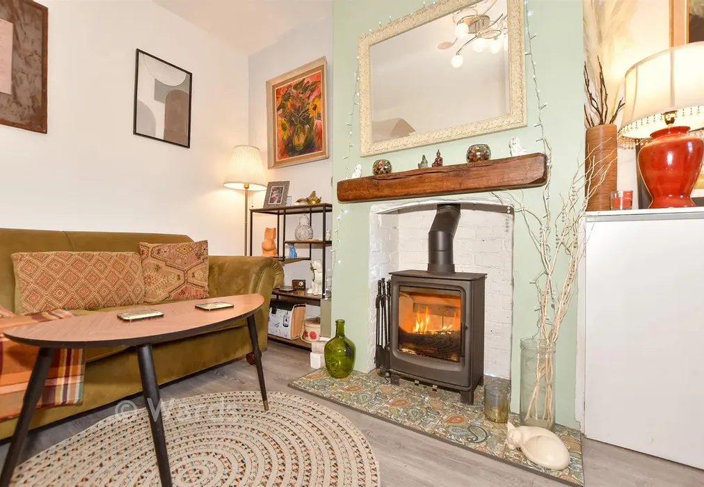 Internal Lifestyle Photograph - Ashley Avenue, Cheriton, Folkestone, Kent - Wards of Kent