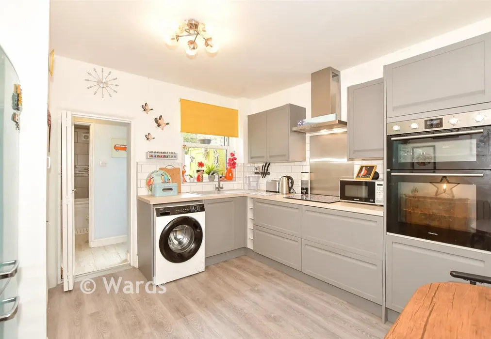 Kitchen - Ashley Avenue, Cheriton, Folkestone, Kent - Wards of Kent