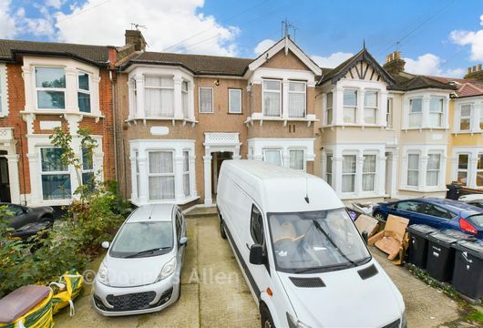 Seymour Gardens, Ilford, Essex - Wards of Kent