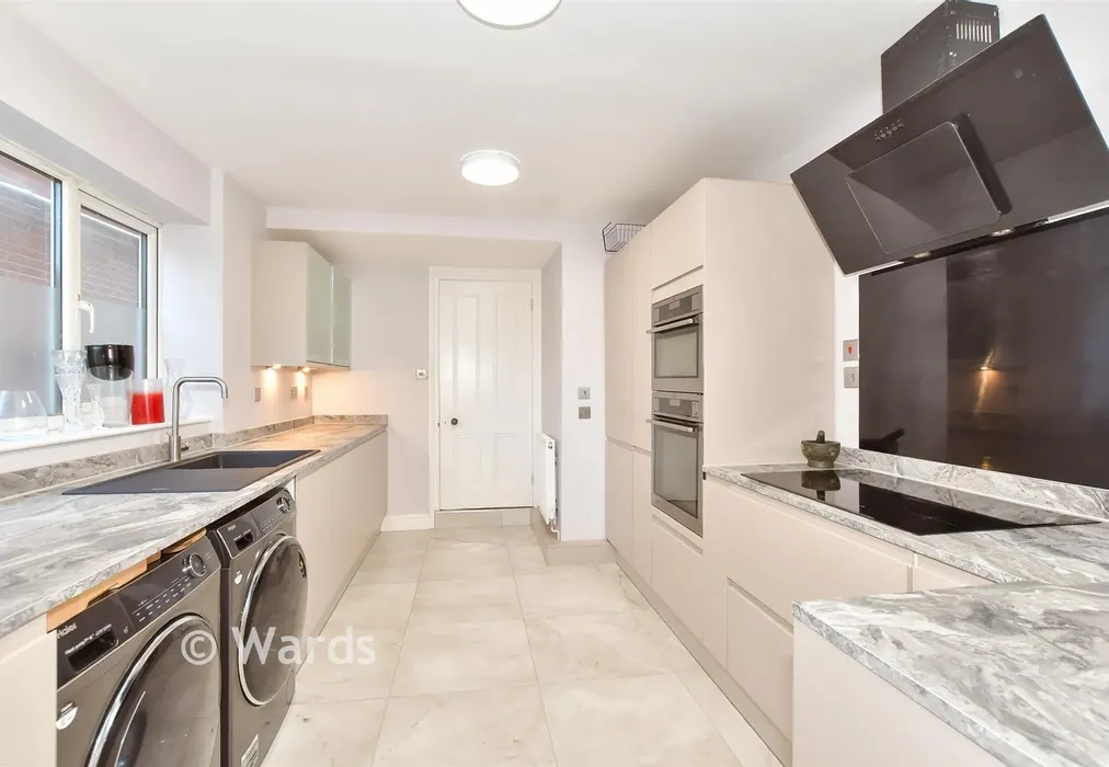 Kitchen - Broadmead Road, Folkestone, Kent - Wards of Kent