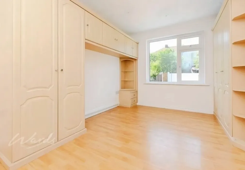 rochester bedroom 1 - Rochester Street Chatham ME4 - Wards of Kent