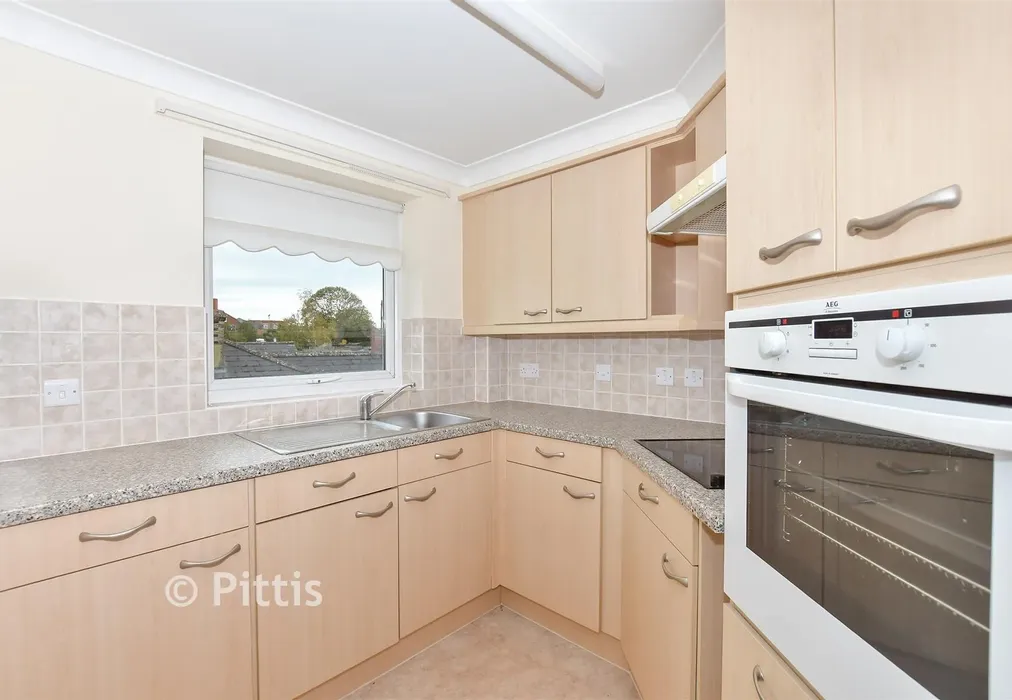 Kitchen - Old Westminster Lane, Newport, Isle of Wight - Wards of Kent
