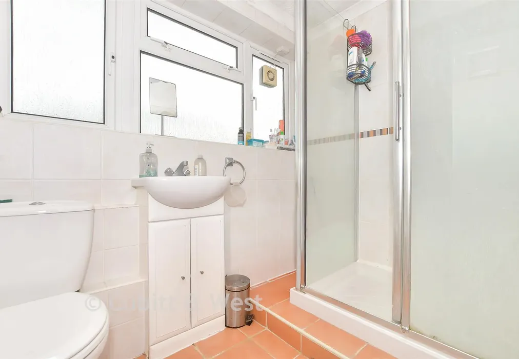 Shower Room - Boswell Road, Tilgate, Crawley, West Sussex - Wards of Kent