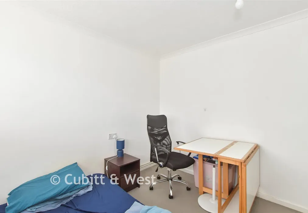 Bedroom 2 - Boswell Road, Tilgate, Crawley, West Sussex - Wards of Kent
