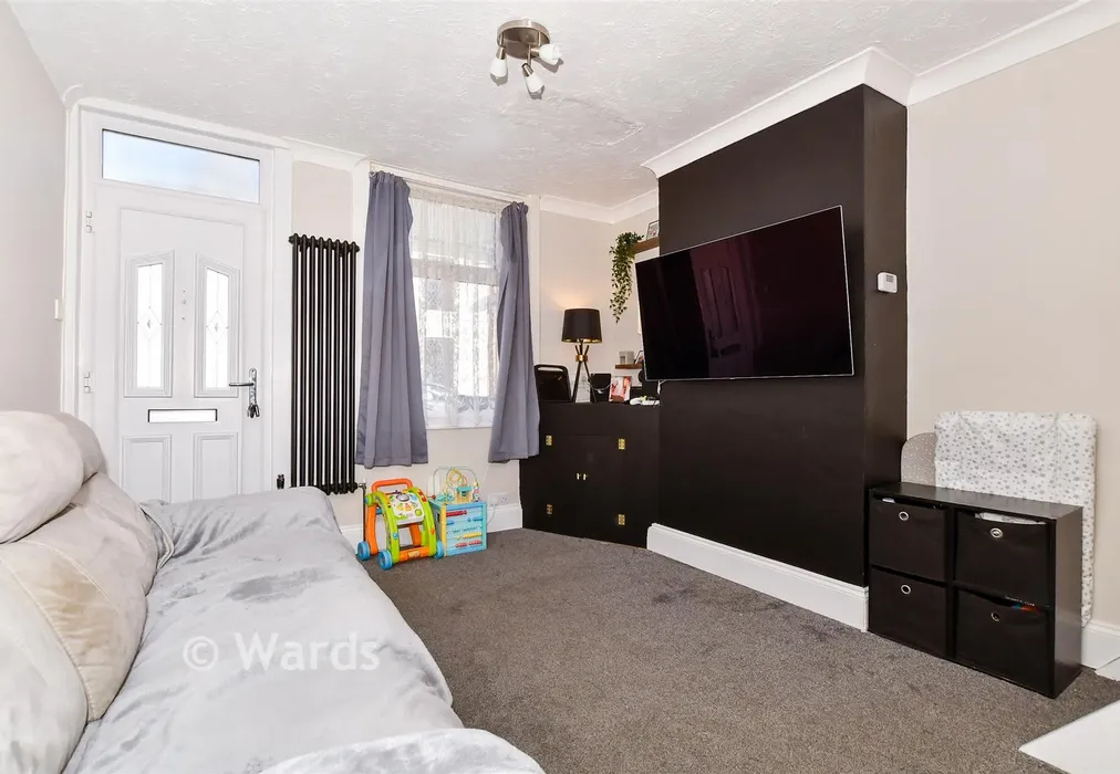 Lounge - Gladstone Road, Penenden Heath, Maidstone, Kent - Wards of Kent