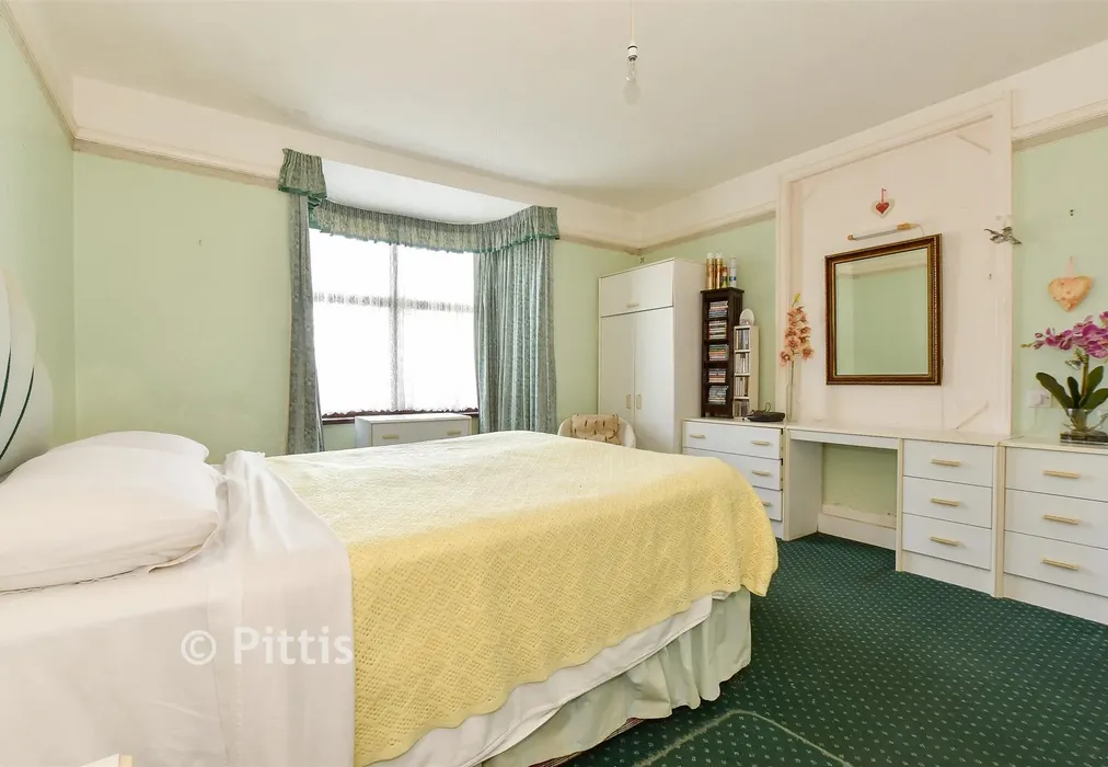 Bedroom 1 - Copse Lane, Freshwater, Isle of Wight - Wards of Kent