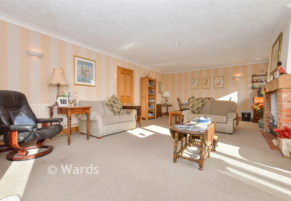 Lounge - Victoria Road, Deal, Kent - Wards of Kent