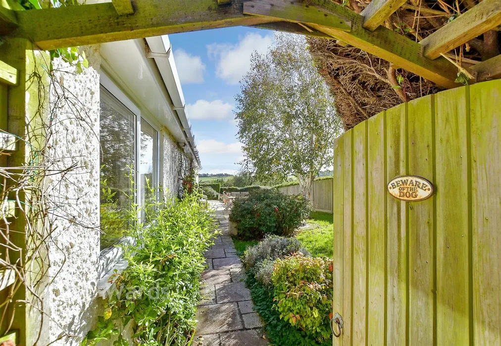 External Lifestyle Photograph - Victoria Road, Deal, Kent - Wards of Kent