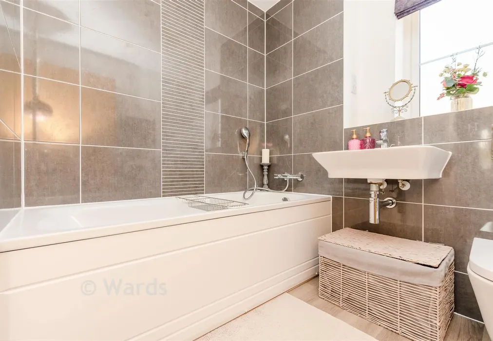 Bathroom - Hazelbourne Avenue, Sevenoaks, Kent - Wards of Kent