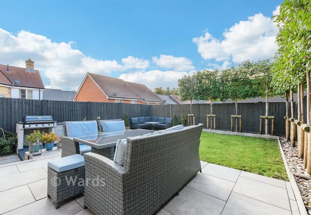 Rear Garden - Hazelbourne Avenue, Sevenoaks, Kent - Wards of Kent