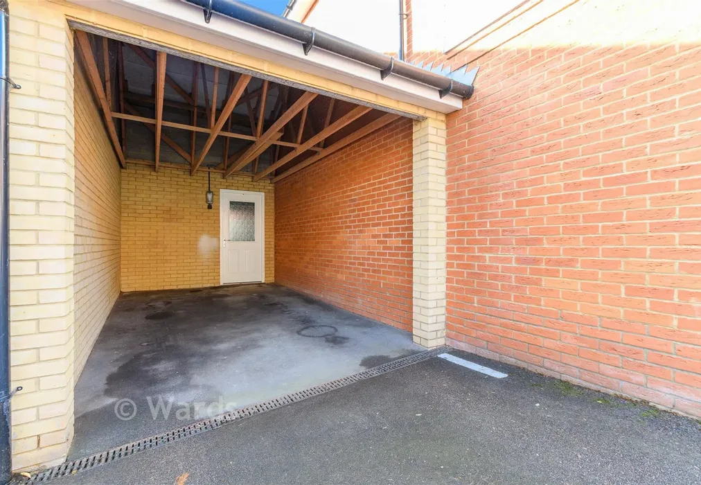 Garage - Hazelbourne Avenue, Sevenoaks, Kent - Wards of Kent