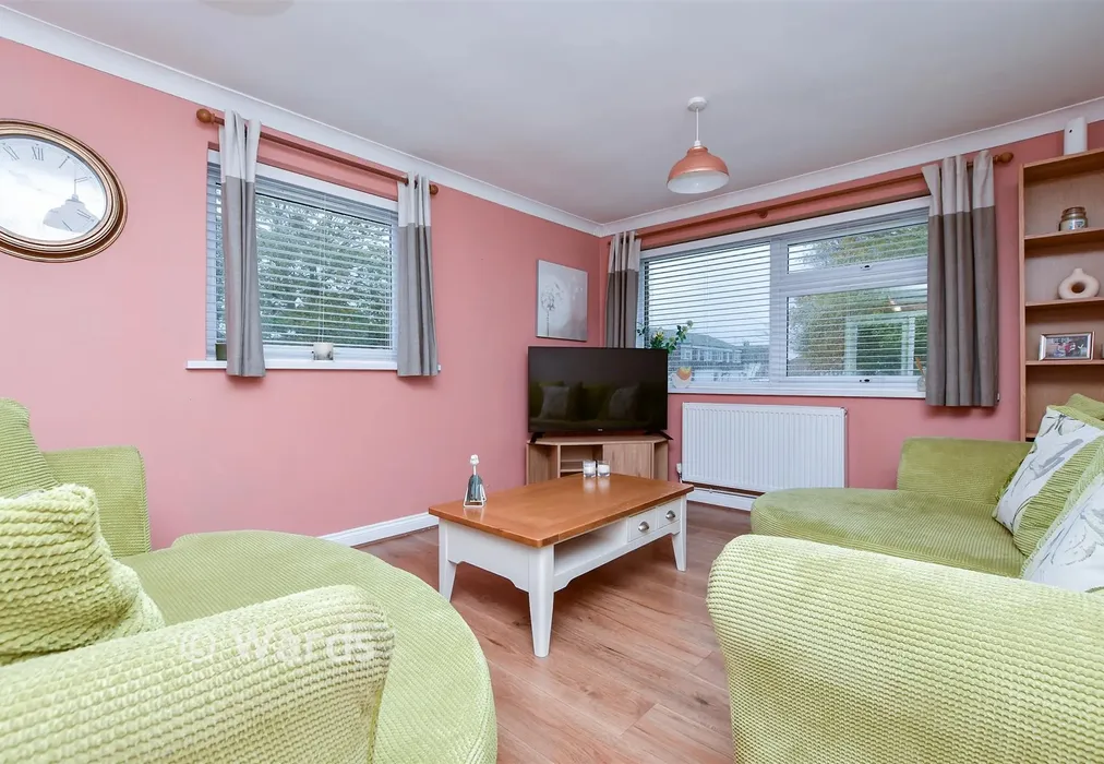 Lounge - Linley Road, Broadstairs, Kent - Wards of Kent