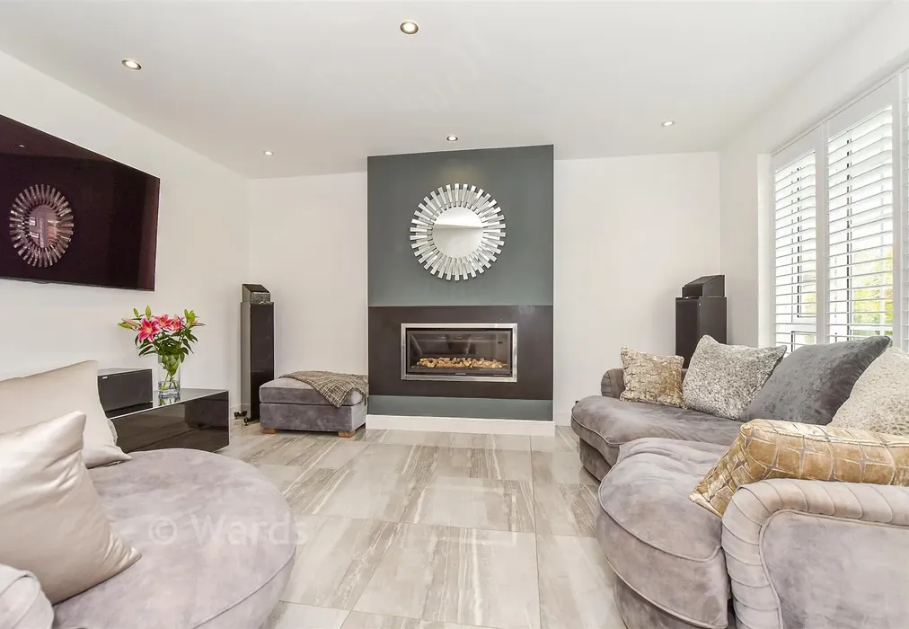 Lounge - Purcell Avenue, Tonbridge, Kent - Wards of Kent