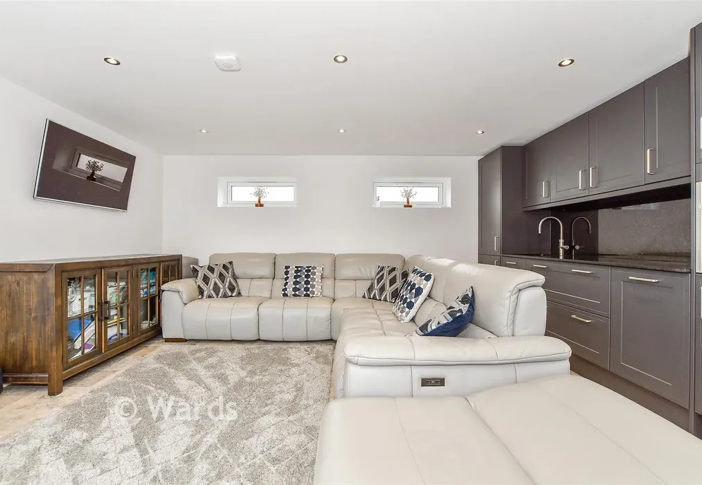 Room 1 - Purcell Avenue, Tonbridge, Kent - Wards of Kent