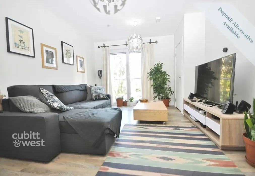 Living Area - Bloomery House, West Green Drive, RH11 - Wards of Kent