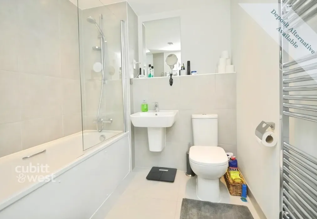 Bathroom - Bloomery House, West Green Drive, RH11 - Wards of Kent