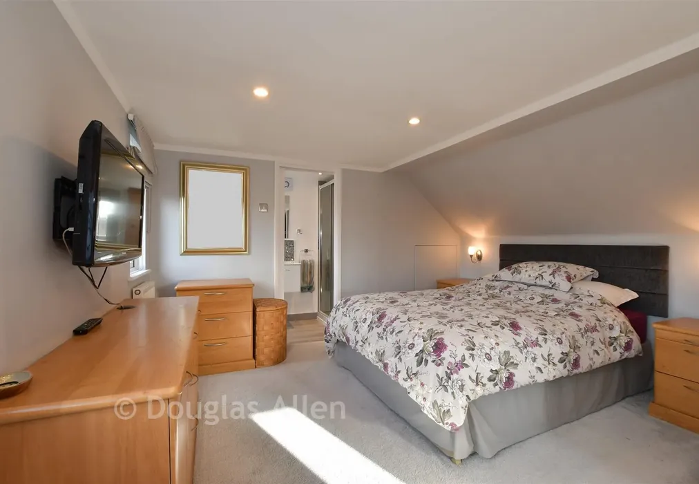 Bedroom 1 - Blake Hall Drive, Wickford, Essex - Wards of Kent