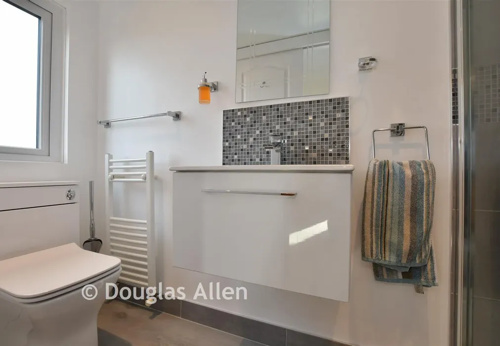 En-Suite - Blake Hall Drive, Wickford, Essex - Wards of Kent