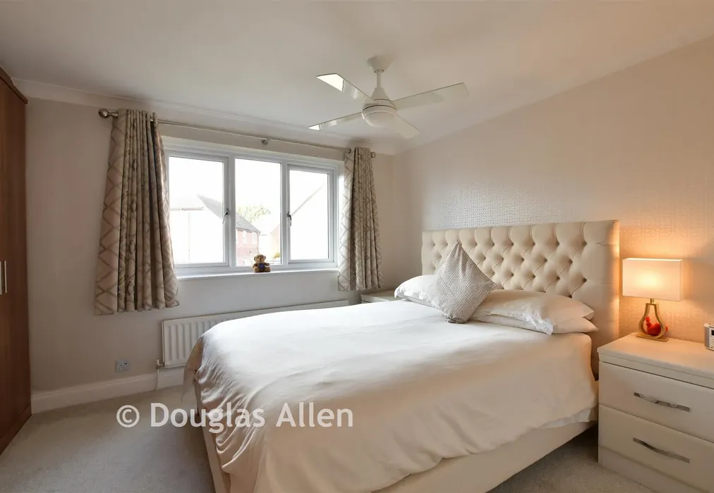 Bedroom 2 - Blake Hall Drive, Wickford, Essex - Wards of Kent