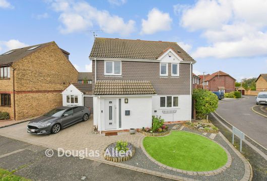 Blake Hall Drive, Wickford, Essex - Wards of Kent