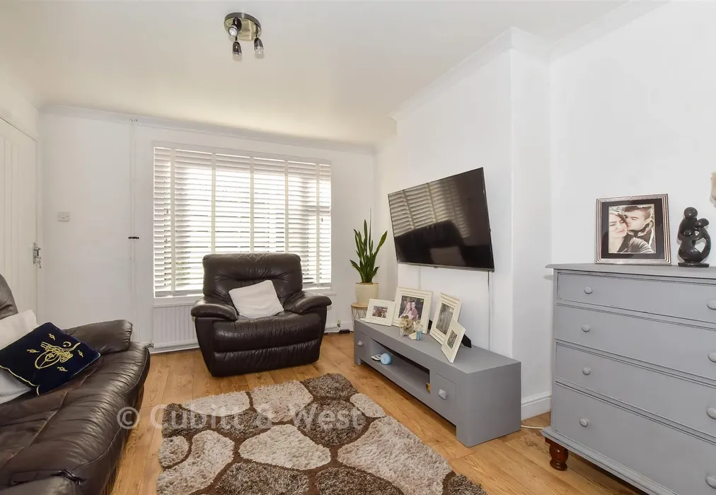 Lounge - Wakehurst Drive, Southgate, Crawley, West Sussex - Wards of Kent