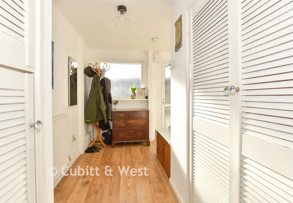 Hallway - Wakehurst Drive, Southgate, Crawley, West Sussex - Wards of Kent
