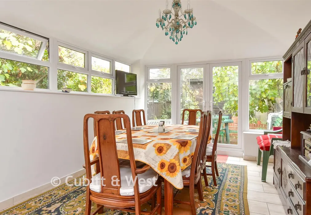 Sun Room - Petlands Road, Haywards Heath, West Sussex - Wards of Kent