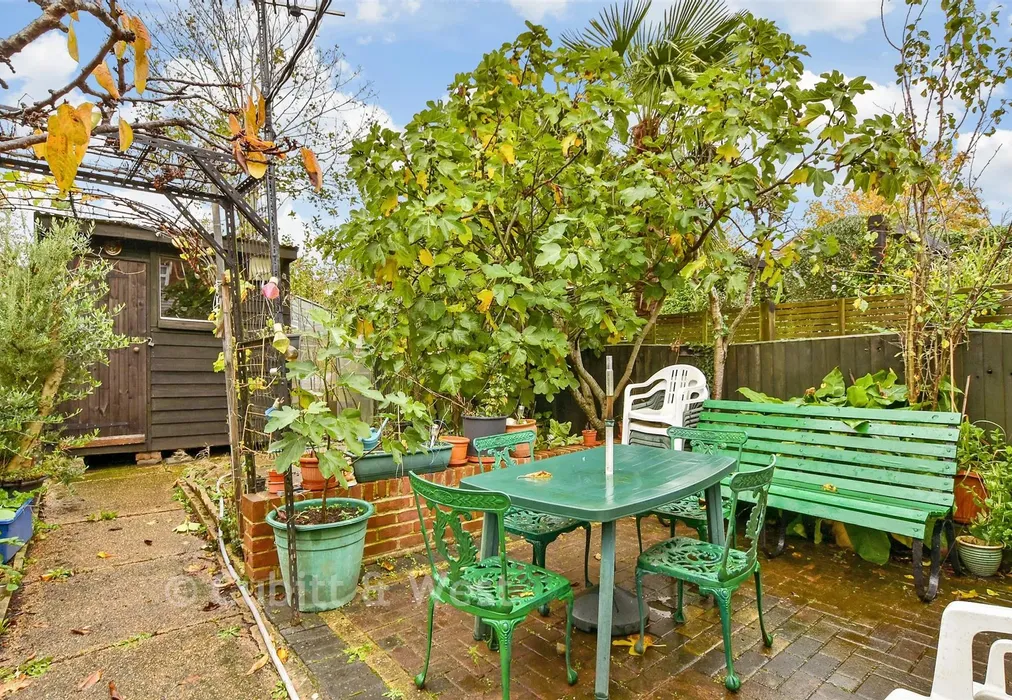 Rear Garden - Petlands Road, Haywards Heath, West Sussex - Wards of Kent