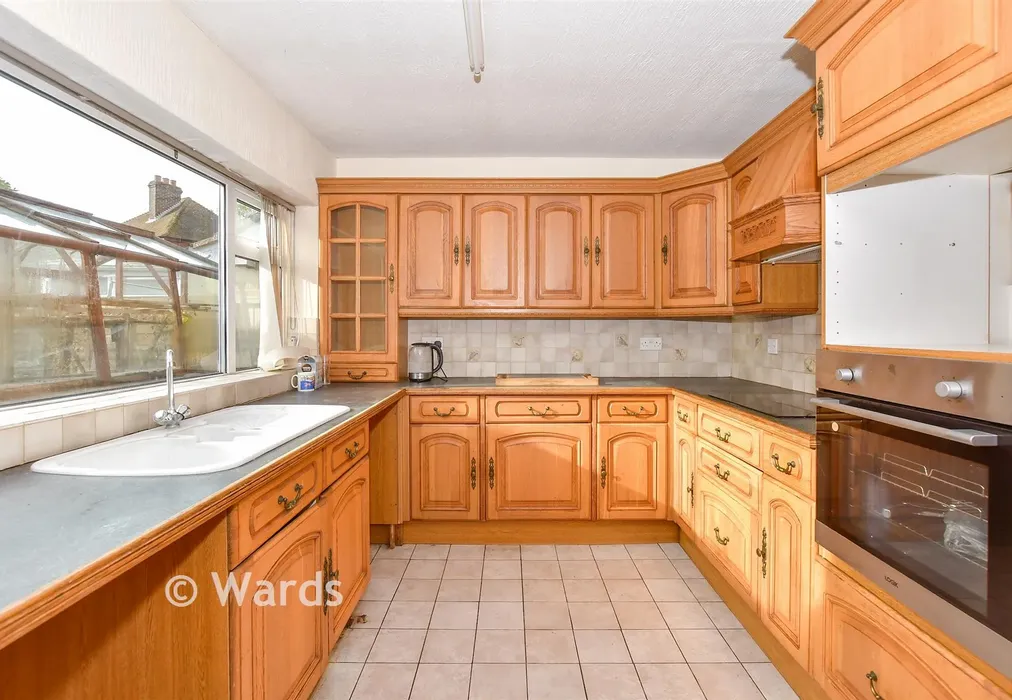 Kitchen - White Horse Lane, Otham, Maidstone, Kent - Wards of Kent