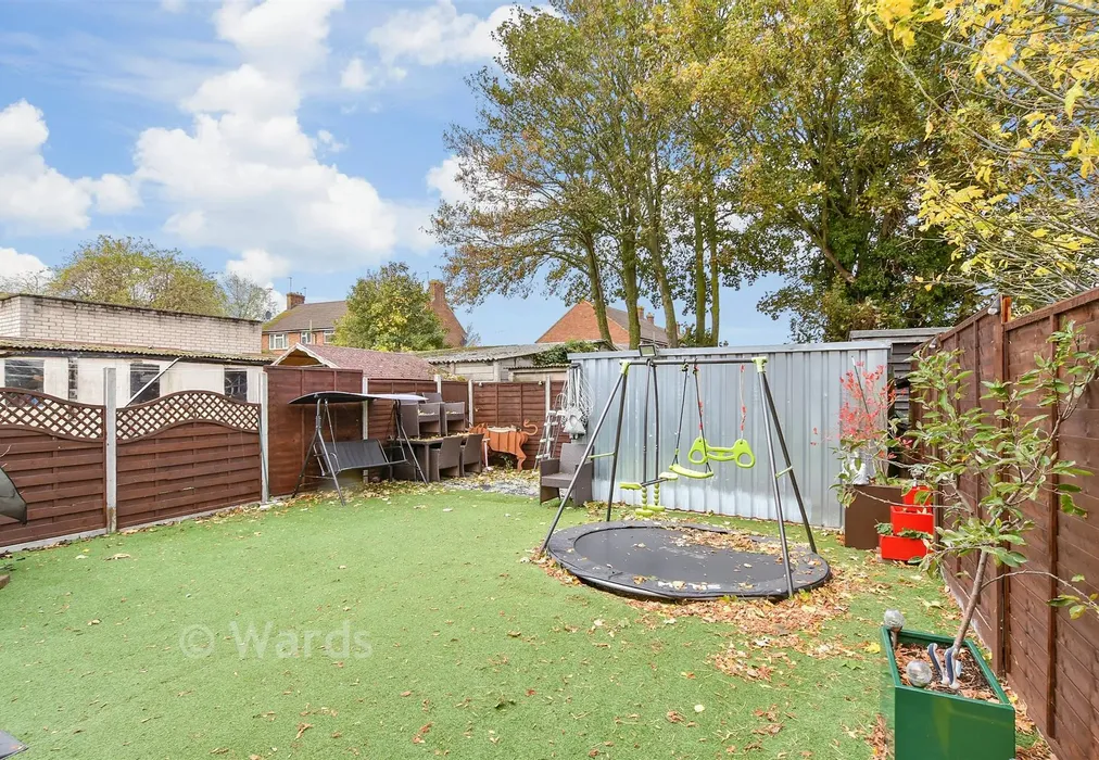 Rear Garden - Balmoral Road, Sutton At Hone, Dartford, Kent - Wards of Kent